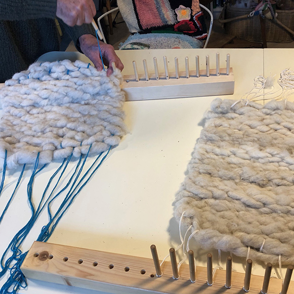 LT-Peg loom weaving